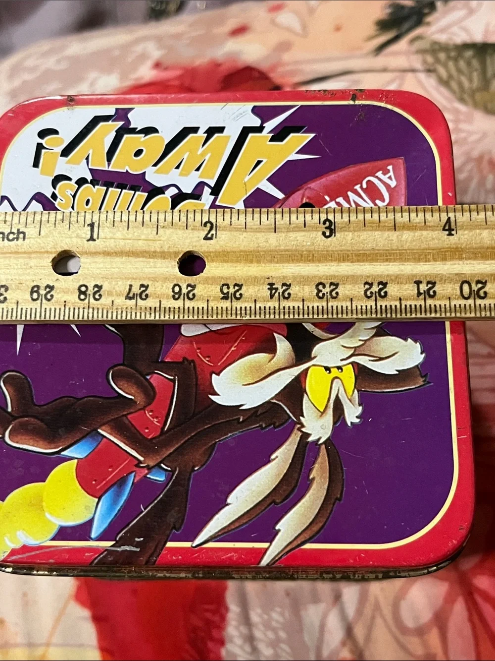 Warner Bros. Tasmanian Devil Metal Tin in Red and Yellow